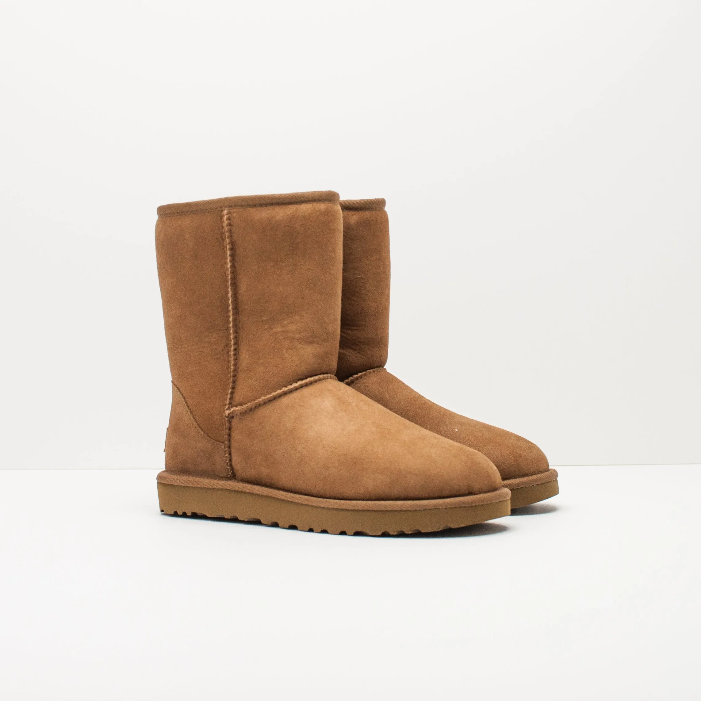 BOTA - UGG - CLASSIC SHORT II CHESTNUT