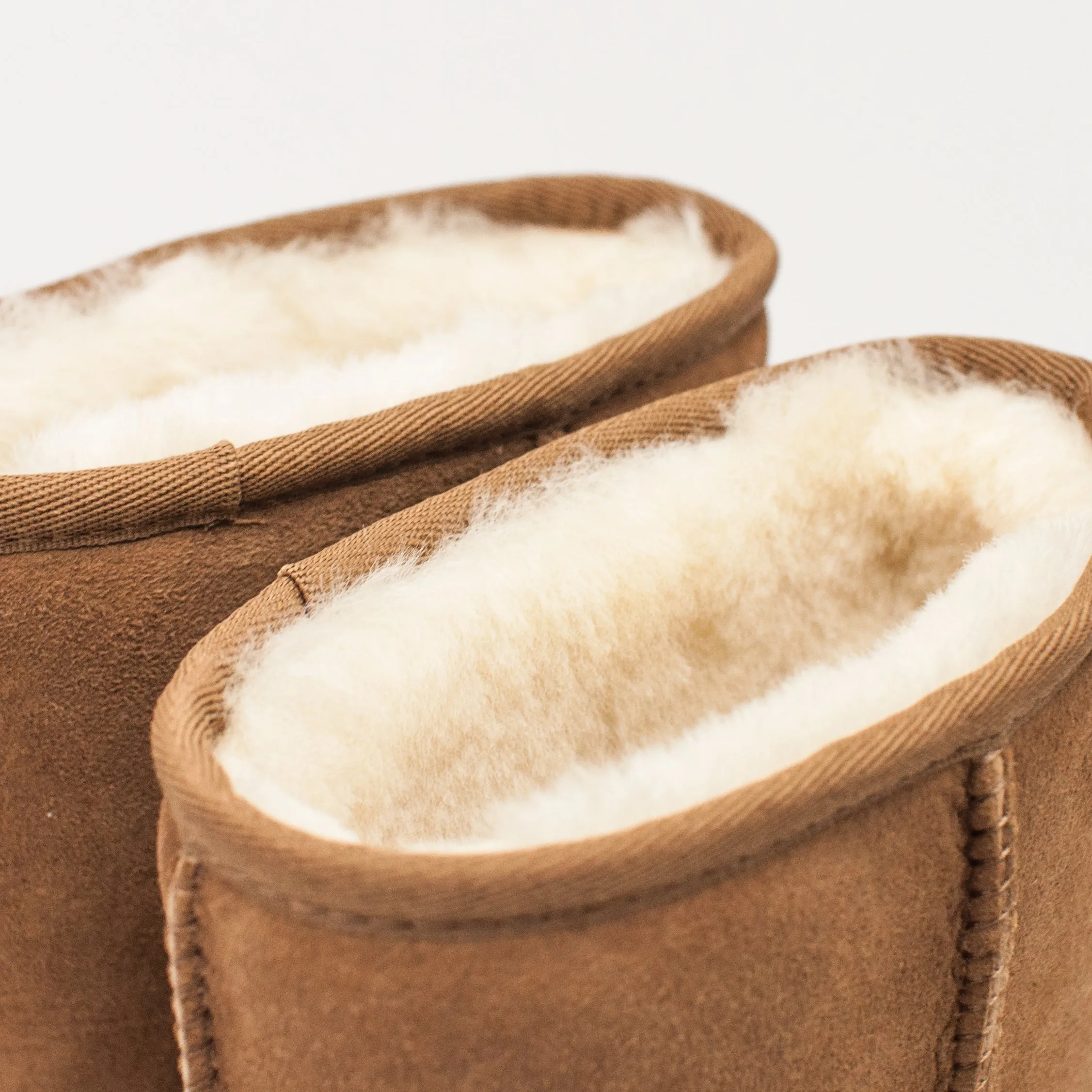 BOTA - UGG - CLASSIC SHORT II CHESTNUT