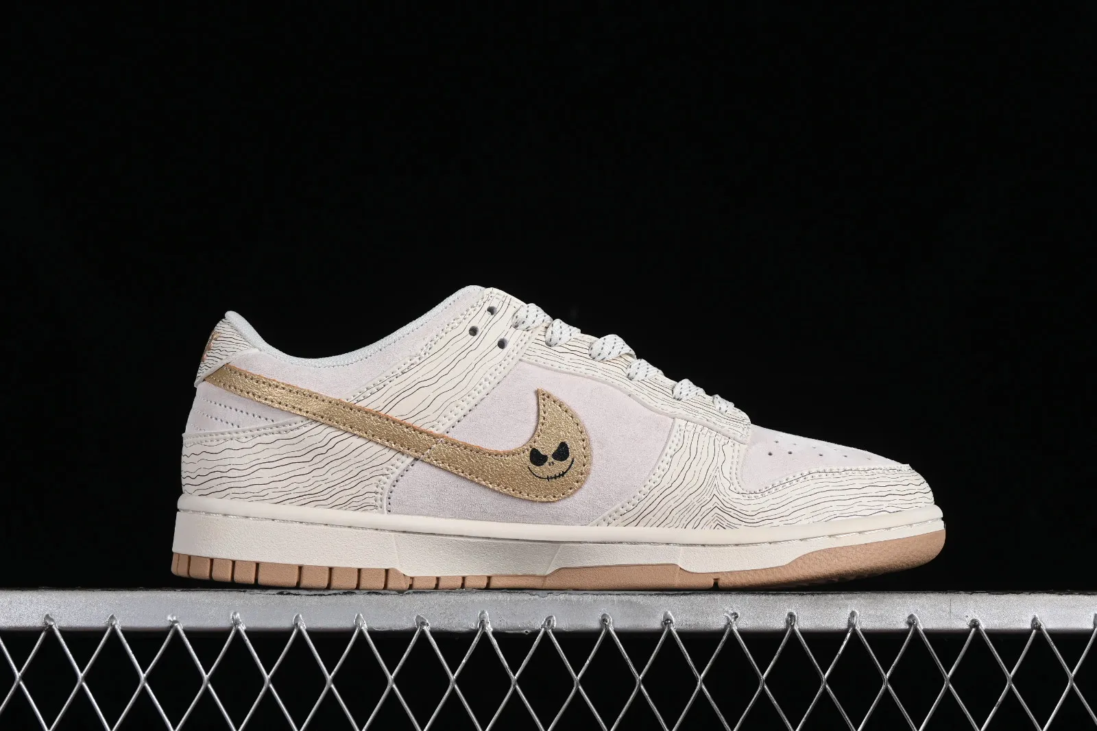 Nike SB Dunk Low Supreme Beige Gold Red Blue XD6188-035