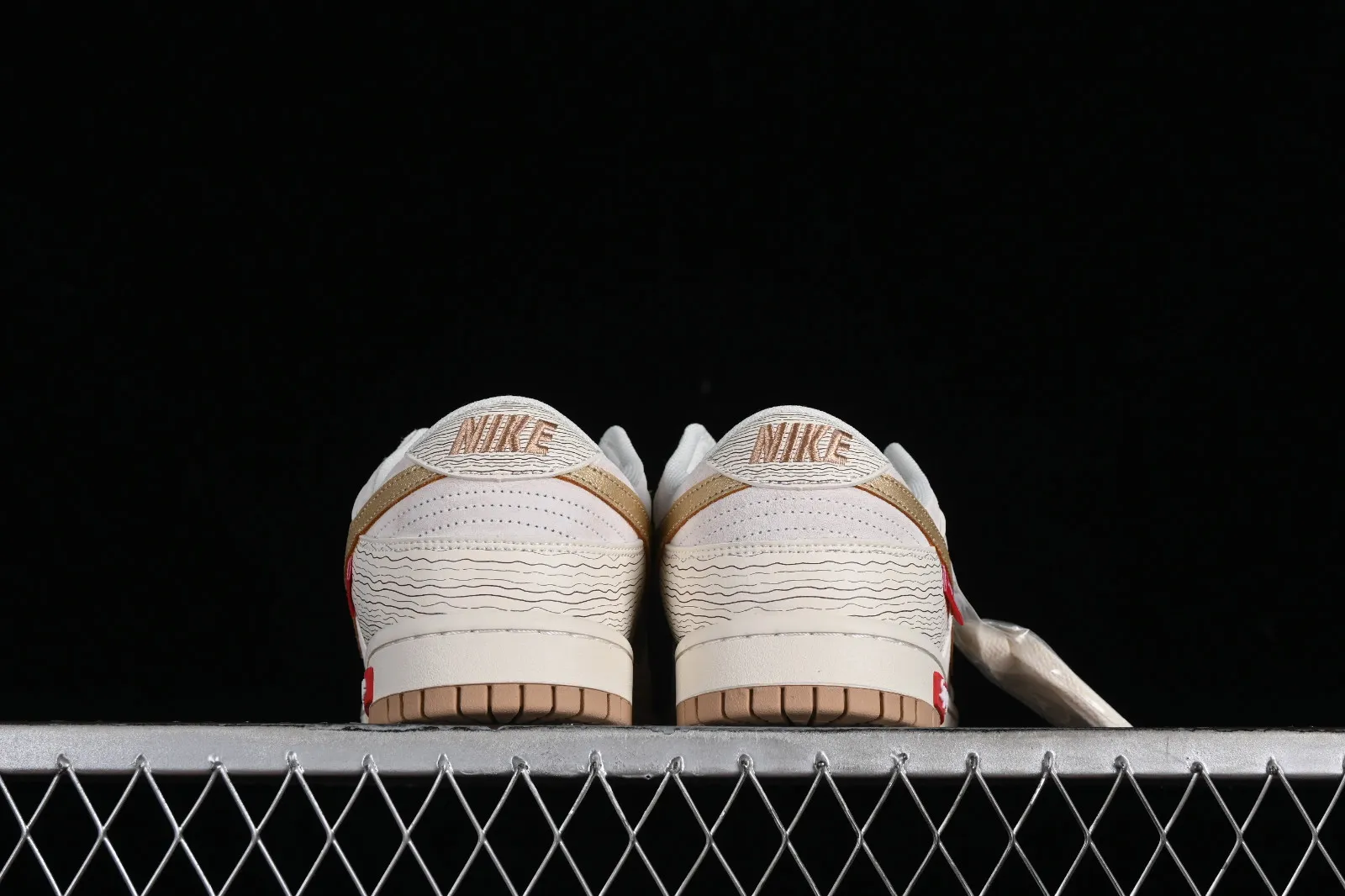 Nike SB Dunk Low Supreme Beige Gold Red Blue XD6188-035