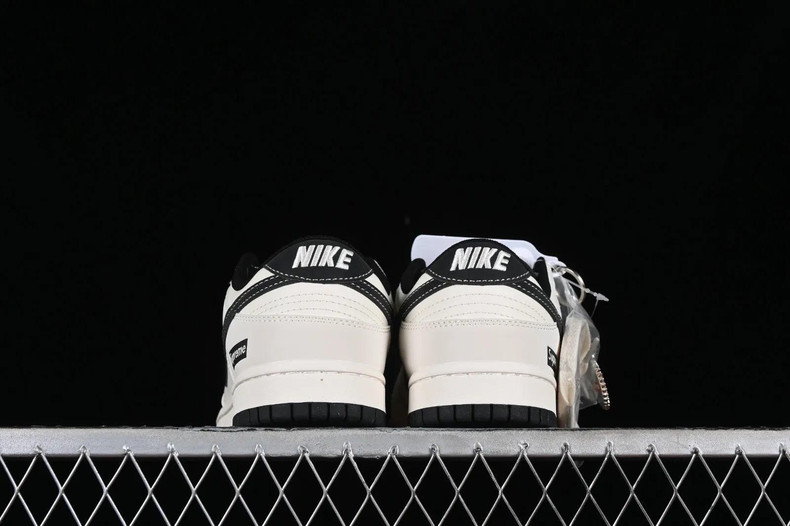 Nike SB Dunk Low Supreme Off White Black BB8657-515