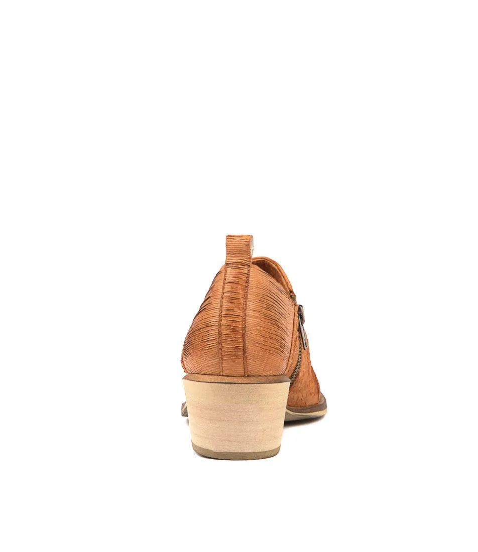 SILENT D Hotel Dk Tan Cut Leather