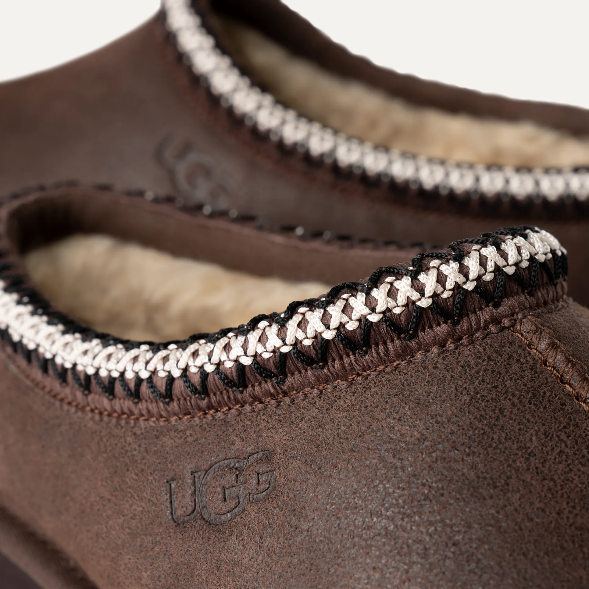 UGG Men's Distressed Tasman