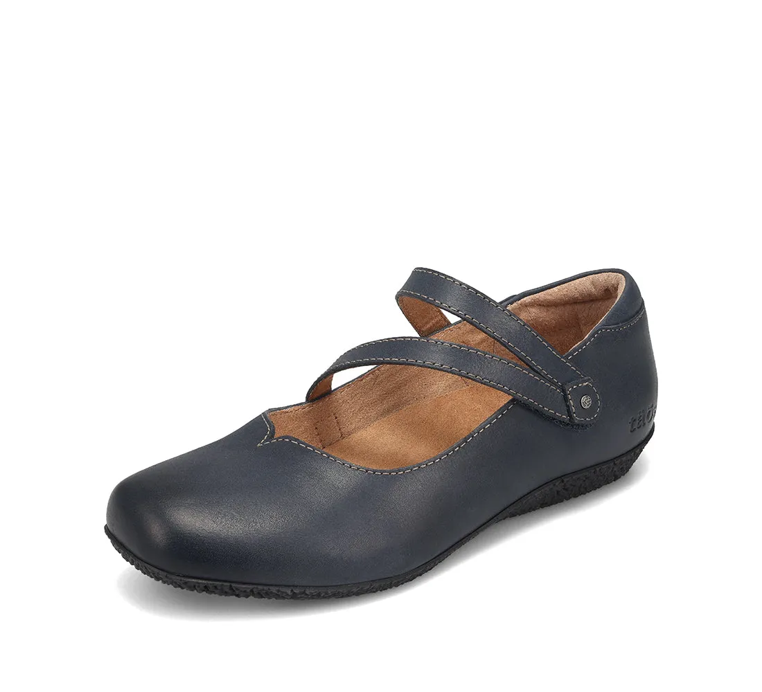 Women's Taos Banter Color: Navy